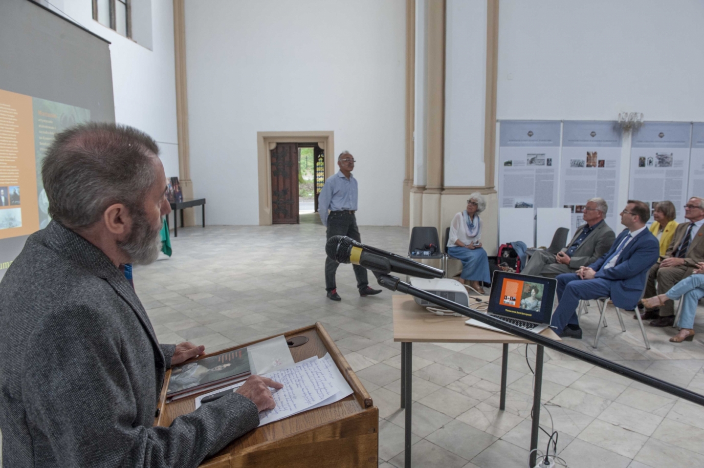 Aanbieding boekje prinses Marianne in Camenz